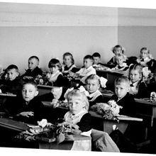 1 класс за партами | Школа. 1973 г., г.Северодвинск. Фото #C3.