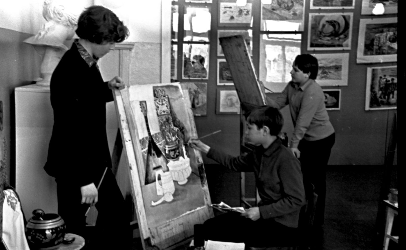 Юные художники | Школа. 1974 г., г.Северодвинск. Фото #C252.