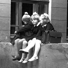 После уроков | Дети. 1974 г., г.Северодвинск. Фото #C203.
