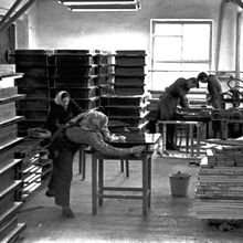 Сборка столов | Предприятия. 1974 г., г.Северодвинск. Фото #C293.