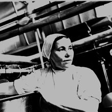 Работница молокозавода | Предприятия. 1974 г., г.Северодвинск. Фото #C303.