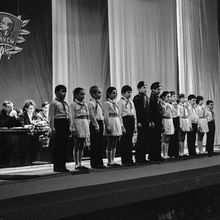 Выступление на комсомольской конференции | Общественная жизнь. 1975 г., г.Северодвинск. Фото #C10358.