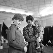 На избирательном участке | Общественная жизнь. 1975 г., г.Северодвинск. Фото #C10362.