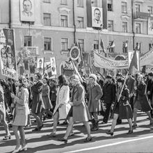 Первомайская демонстрация | Общественная жизнь. 1975 г., г.Северодвинск. Фото #C1606.