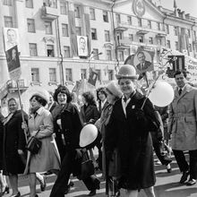 Первомайская демонстрация | Общественная жизнь. 1975 г., г.Северодвинск. Фото #C1718.