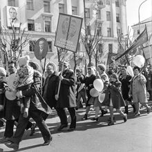 Первомайская демонстрация | Общественная жизнь. 1975 г., г.Северодвинск. Фото #C1723.