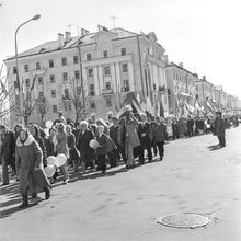 Первомайская демонстрация | Общественная жизнь. 1975 г., г.Северодвинск. Фото #C1724.