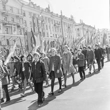 Первомайская демонстрация | Общественная жизнь. 1975 г., г.Северодвинск. Фото #C1731.