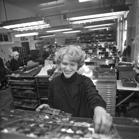 Наборщица городской типографии | Предприятия. 1976 г., г.Северодвинск. Фото #C14625.