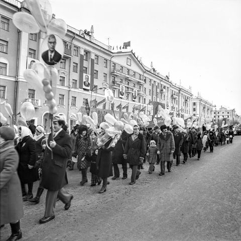 Демонстрация 7 ноября | Общественная жизнь. 1978 г., г.Северодвинск. Фото #C14176.