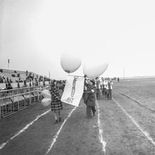 Проход по стадиону | Культура. 1978 г., г.Северодвинск. Фото #C7175.