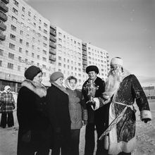 Новогодний подарок | Горожане. 1978 г., г.Северодвинск. Фото #C14103.