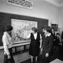 У классной доски | Школа. 1978 г., г.Северодвинск. Фото #C7137.