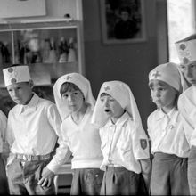 Игра по правилам дорожного движения | Школа. 1978 г., г.Северодвинск. Фото #C13029.