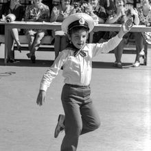 Танец морячка | Школа. 1978 г., г.Северодвинск. Фото #C13037.