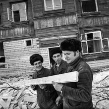 Ремонт деревянного дома | Строительство. 1978 г., г.Северодвинск. Фото #C14154.