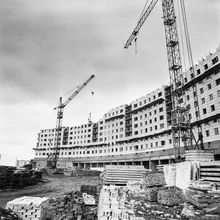 Строится круговой дом | Строительство. 1978 г., г.Северодвинск. Фото #C6152.