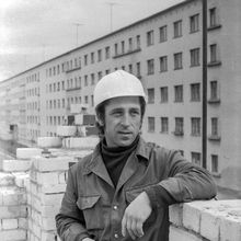 Евгений Юхта, каменщик СМУ-5 | Строительство. 1978 г., г.Северодвинск. Фото #C13058.