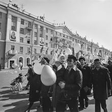 Первомайская демонстрация | Общественная жизнь. 1978 г., г.Северодвинск. Фото #C9124.