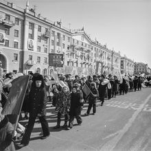 Первомайская демонстрация | Общественная жизнь. 1978 г., г.Северодвинск. Фото #C9129.