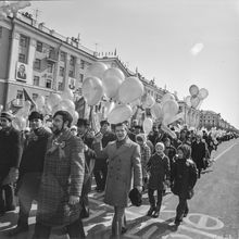 Первомайская демонстрация | Общественная жизнь. 1978 г., г.Северодвинск. Фото #C9137.