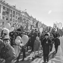 Первомайская демонстрация | Общественная жизнь. 1978 г., г.Северодвинск. Фото #C9138.