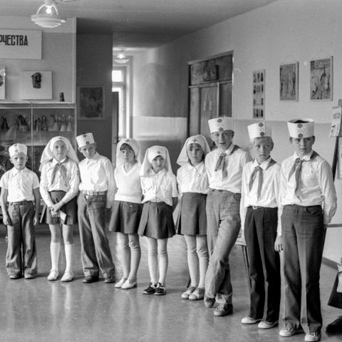 Игра по правилам дорожного движения | Школа. 1978 г., г.Северодвинск. Фото #C13028.