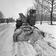 Снегоочиститель на улицах города | Транспорт. 1979 г., г.Северодвинск. Фото #C364.