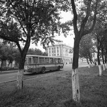 Автобус "Лиаз" на улицах города | Транспорт. 1979 г., г.Северодвинск. Фото #C379.