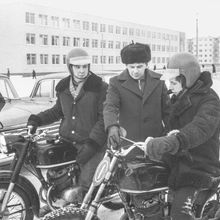 Мотоциклисты на мотоциклах | Транспорт. 1979 г., г.Северодвинск. Фото #C386.