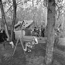 телевидение снимает художницу в городском парке | Культура. 1979 г., г.Северодвинск. Фото #C415.