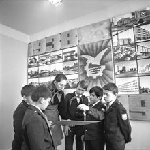 дети в музее | Культура. 1978 г., г.Северодвинск. Фото #C423.