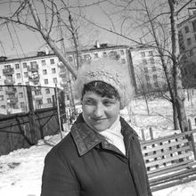 женщина в белой шапке | Горожане. 1979 г., г.Северодвинск. Фото #C528.