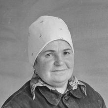 портрет женщины в платочке | Горожане. 1979 г., г.Северодвинск. Фото #C578.