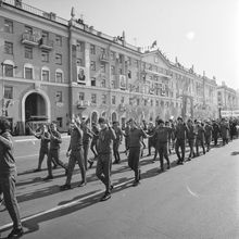 колонна физкультурников на первомайской демонстрации | Горожане. 1979 г., г.Северодвинск. Фото #C648.