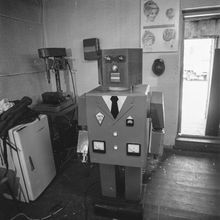 робот, созданный учащимися ПУ | Школа. 1979 г., г.Северодвинск. Фото #C763.