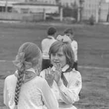 девочки играют "в ладошки" | Школа. 1979 г., г.Северодвинск. Фото #C1126.
