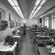 В одном из классов учебно-производственного комбината | Школа. 1979 г., г.Северодвинск. Фото #C800.