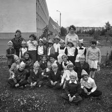 пионерский отряд в летнем школьном лагере | Школа. 1979 г., г.Северодвинск. Фото #C838.