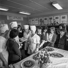 урок домоводства в одной из школ | Школа. 1979 г., г.Северодвинск. Фото #C852.