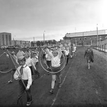 Мальчики с обручами | Школа. 1979 г., г.Северодвинск. Фото #C871.