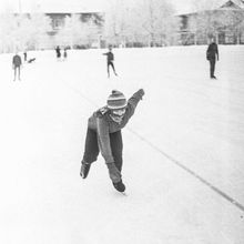 Юный конькобежец на тренировке | Спорт. 1979 г., г.Северодвинск. Фото #C2480.