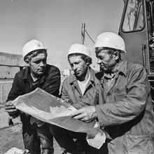 три строителя | Строительство. 1979 г., г.Северодвинск. Фото #C943.
