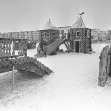 детский городок | Виды города. 1979 г., г.Северодвинск. Фото #C975.