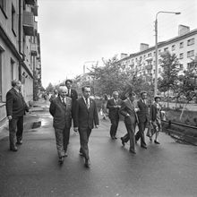 Официальные лица выходят из городского музея | Власть. 1979 г., г.Северодвинск. Фото #C1005.
