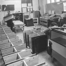 Изготовление столов на мебельной фабрике | Предприятия. 1979 г., г.Северодвинск. Фото #C323.