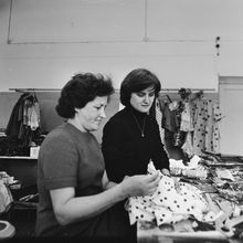 работницы швейного предприятия | Предприятия. 1979 г., г.Северодвинск. Фото #C1045.