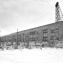 здание старого профилактория для автомобилей | Предприятия. 1979 г., г.Северодвинск. Фото #C1067.