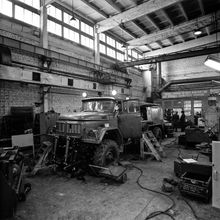 В ремонте | Транспорт. 1980 г., г.Северодвинск. Фото #C15817.