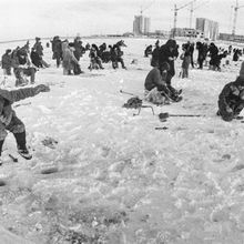 Рыбаки | Горожане. 1980 г., г.Северодвинск. Фото #C4818.